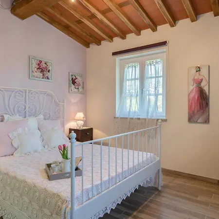 Villa Ai Due Cuori 4, Emma